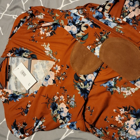 Floral Cover up 🌸🌺 - Picture 5 of 7